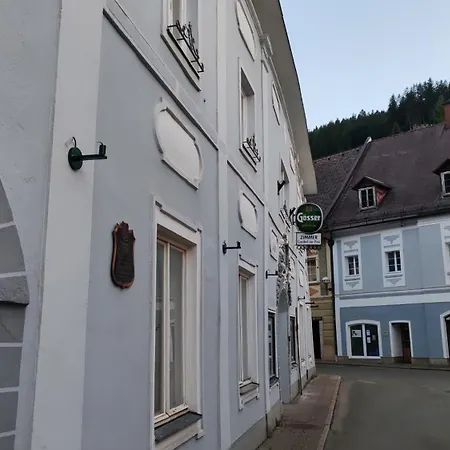 Zur Post Hotel *