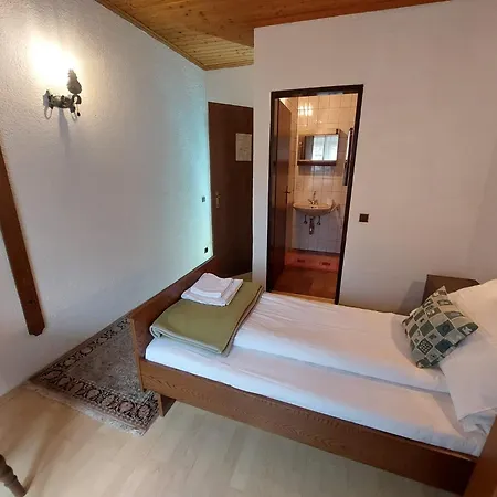 Zur Post Hotel *