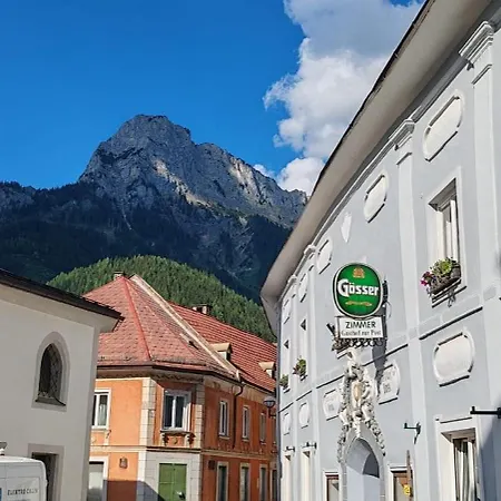 Zur Post Hotel *